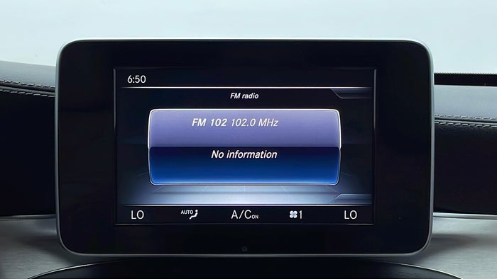 MERCEDES BENZ C 300-Infotainment System