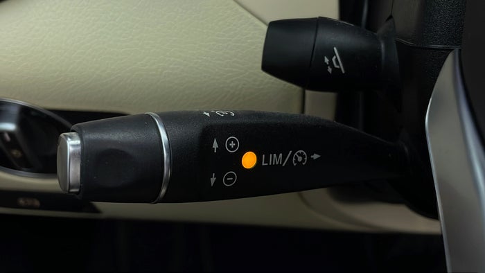 MERCEDES BENZ SLC 200-Cruise Control