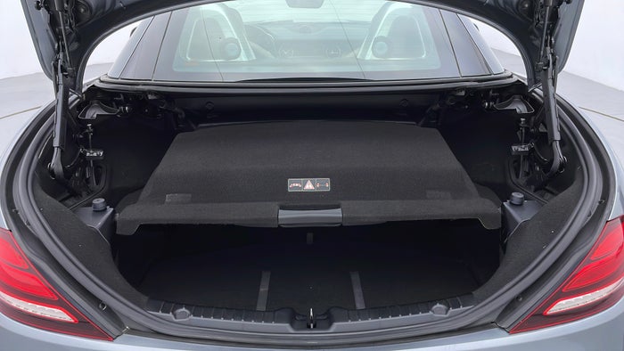 MERCEDES BENZ SLC 200-Boot Inside View