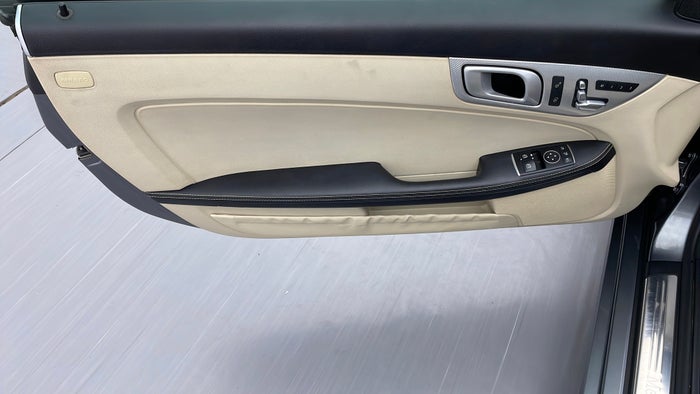 MERCEDES BENZ SLC 200-Driver Side Door Panels Controls