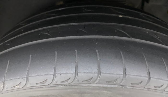 2018 Hyundai Tucson 2WD AT GL DIESEL
, Diesel, Automatic, 26,548 km, Left Rear Tyre Tread