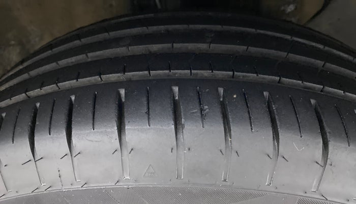2018 Hyundai Elite i20 SPORTZ 1.2, Petrol, Manual, 97,435 km, Right Front Tyre Tread