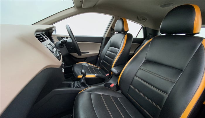 2018 Hyundai Elite i20 SPORTZ 1.2, Petrol, Manual, 97,435 km, Right Side Front Door Cabin