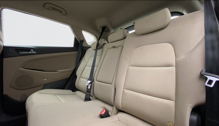 2016 Hyundai Tucson 2WD MT PETROL, Petrol, Manual, 21,632 km, Right Side Rear Door Cabin