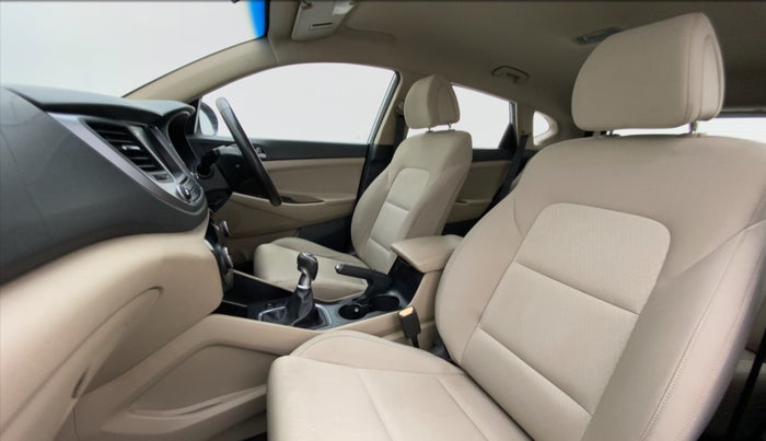 2016 Hyundai Tucson 2WD MT PETROL, Petrol, Manual, 21,632 km, Right Side Front Door Cabin