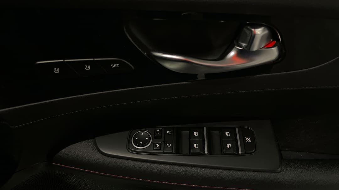 2023 Kia Cerato Gt, Automatic, 63654 km, Drivers Side Door Panel Controls
