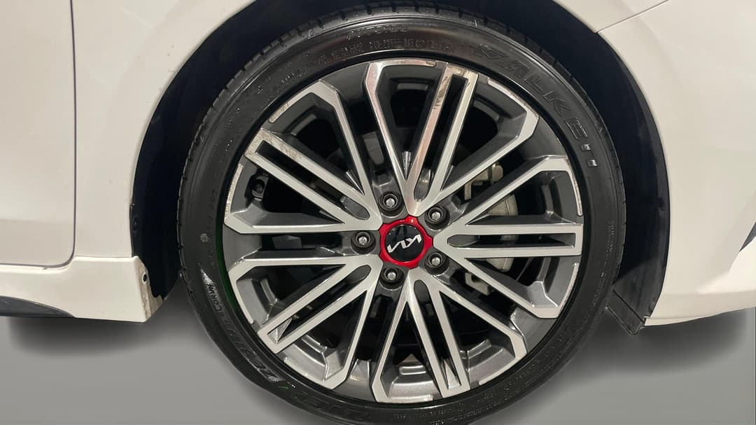 2023 Kia Cerato Gt, Automatic, 63654 km, Right Front Wheel