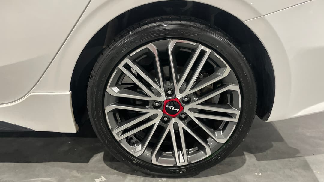 2023 Kia Cerato Gt, Automatic, 63654 km, Left Rear Wheel