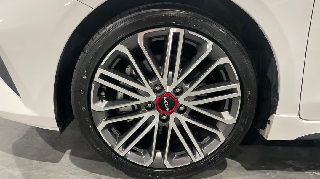 2023 Kia Cerato Gt, Automatic, 63654 km, Left Front Wheel