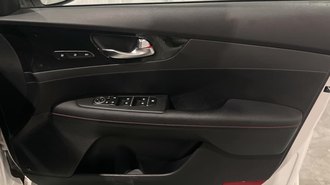 2023 Kia Cerato Gt, Automatic, 63654 km, Speaker View