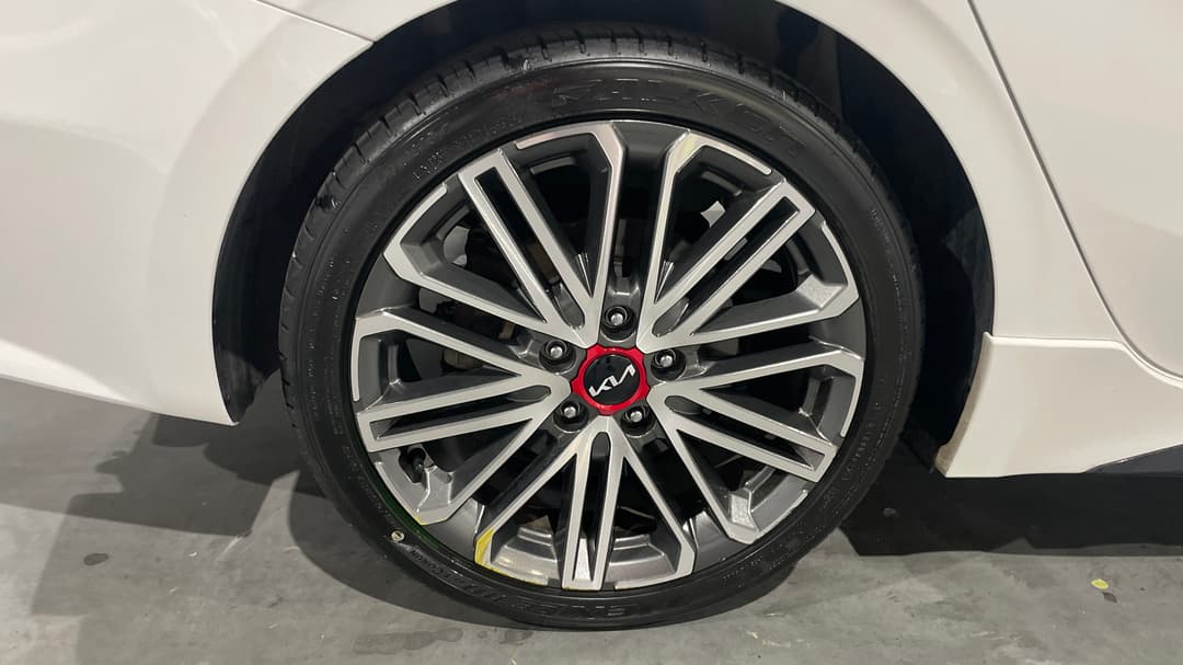 2023 Kia Cerato Gt, Automatic, 63654 km, Right Rear Wheel