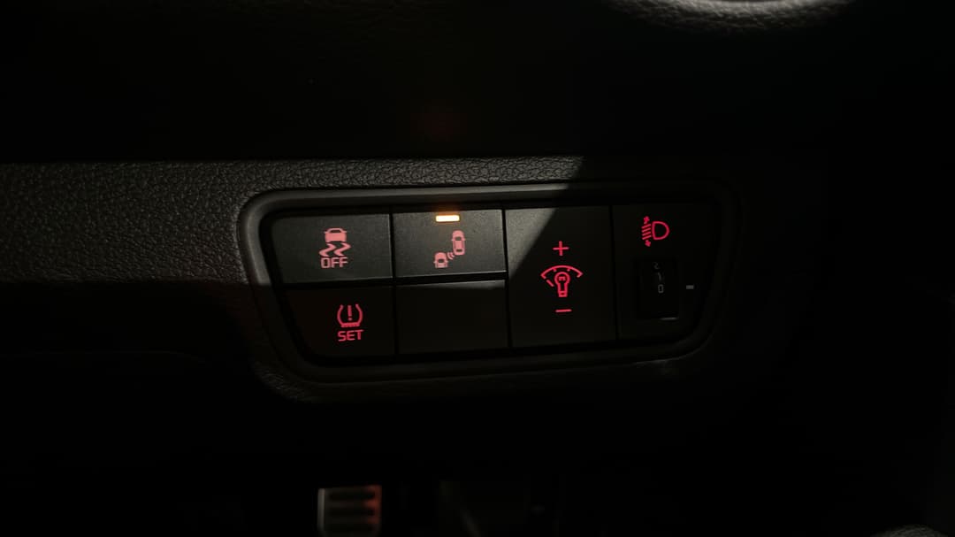 2023 Kia Cerato Gt, Automatic, 63654 km, Utility Switches/Buttons