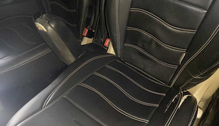 2016 Volkswagen Ameo HIGHLINE 1.2, Petrol, Manual, 70,088 km, Driver seat - Armrest fabric torn