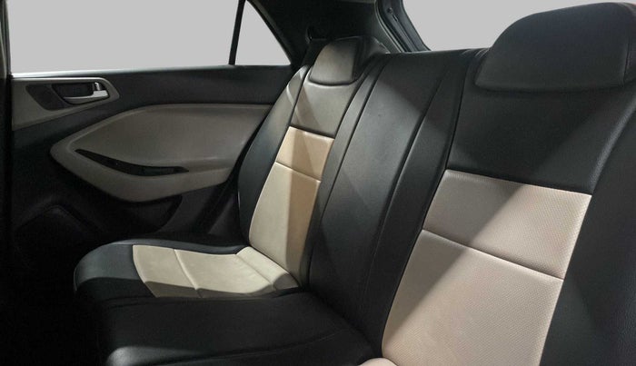 2019 Hyundai Elite i20 SPORTZ PLUS 1.2, Petrol, Manual, 41,959 km, Right Side Rear Door Cabin