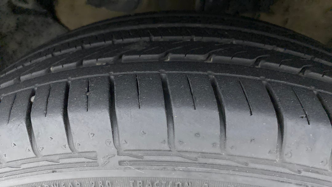 Left Front Tyre Tread
