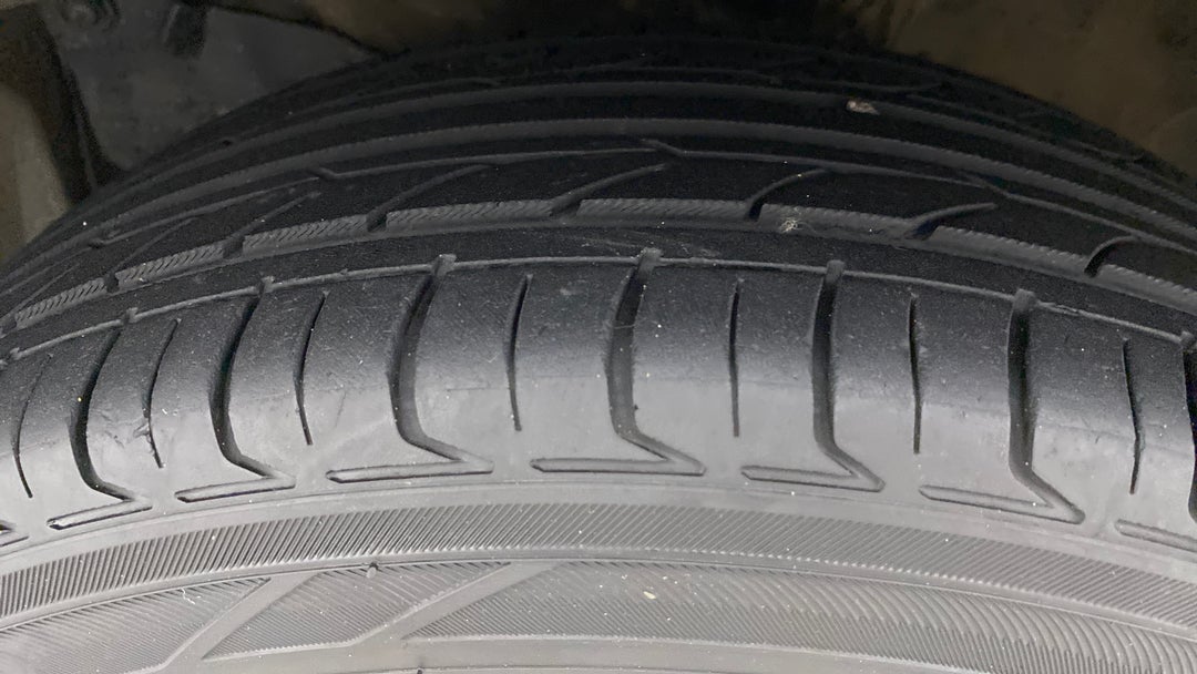 Left Front Tyre Tread