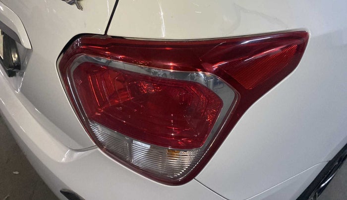 2015 Hyundai Xcent S 1.2, CNG, Manual, 87,047 km, Right tail light - Minor scratches