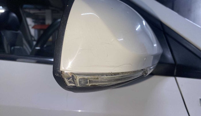 2015 Hyundai Xcent S 1.2, CNG, Manual, 87,047 km, Right rear-view mirror - Indicator light has minor damage