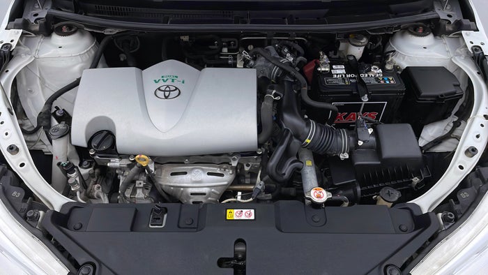 TOYOTA YARIS-Engine Bonet View