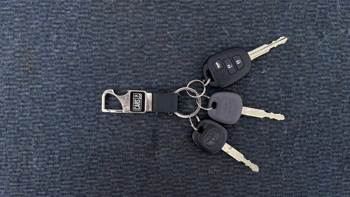 TOYOTA YARIS-Key Close-up