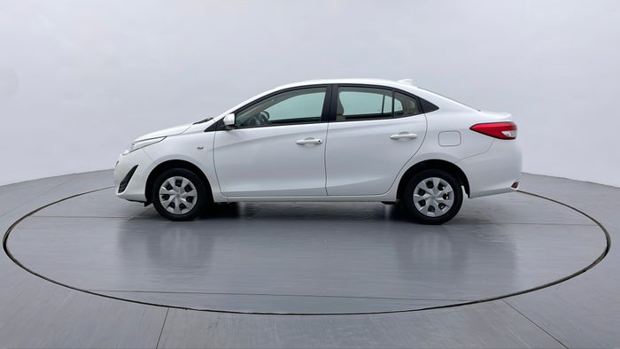 TOYOTA YARIS-Left Side View