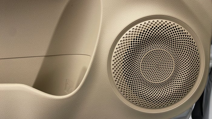 TOYOTA YARIS-Speakers