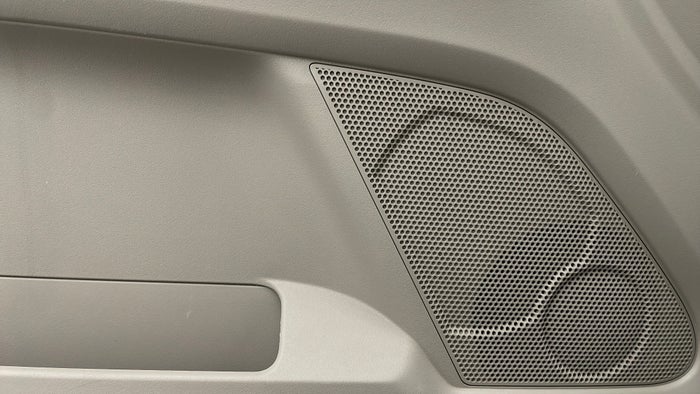 MITSUBISHI PAJERO-Speakers