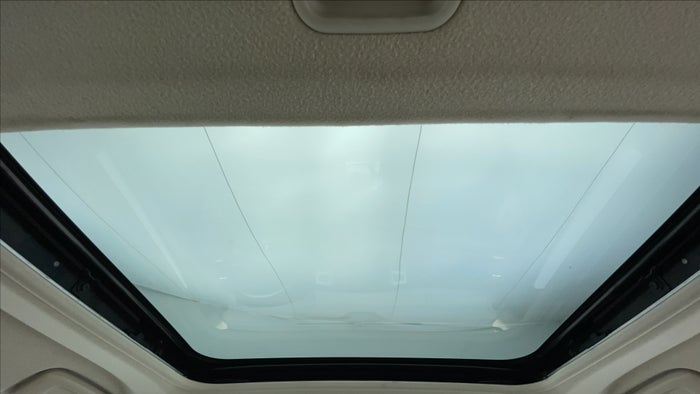 MITSUBISHI PAJERO-Interior Sunroof/Moonroof