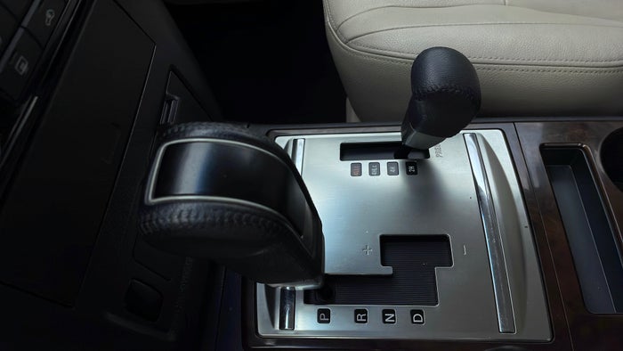 MITSUBISHI PAJERO-Gear Lever