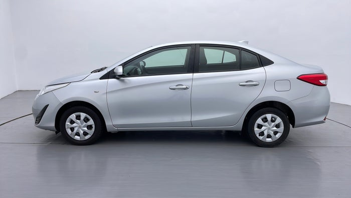 TOYOTA YARIS-Left Side View