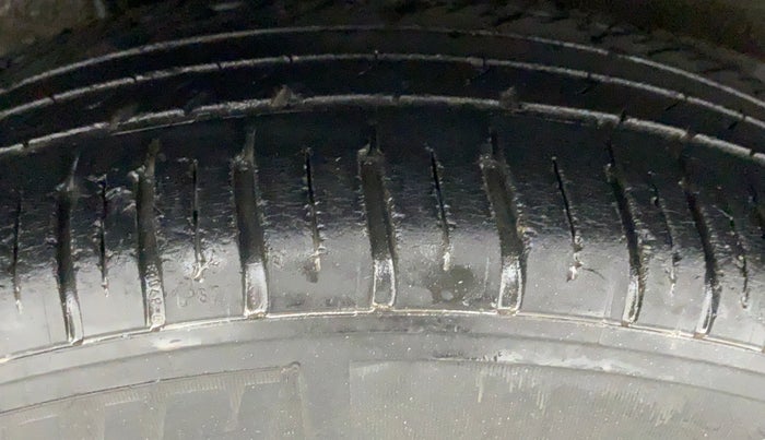 2016 Honda City V MT PETROL, Petrol, Manual, 33,591 km, Right Rear Tyre Tread