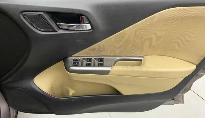 2016 Honda City V MT PETROL, Petrol, Manual, 33,591 km, Driver Side Door Panels Control