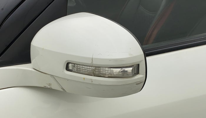 2015 Maruti Swift VXI, Petrol, Manual, 78,709 km, Left rear-view mirror - Folding motor not working