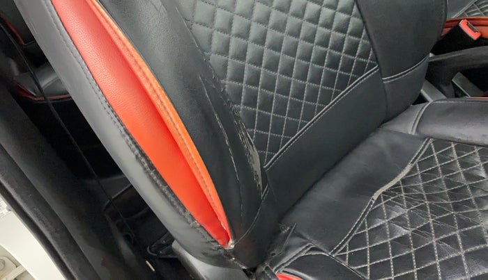 2015 Maruti Swift VXI, Petrol, Manual, 78,709 km, Driver seat - Cover slightly torn