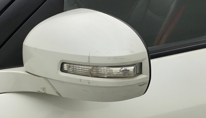 2015 Maruti Swift VXI, Petrol, Manual, 78,709 km, Left rear-view mirror - Indicator light has minor damage