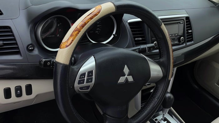 MITSUBISHI LANCER EX-Steering Wheel Trim Scratch