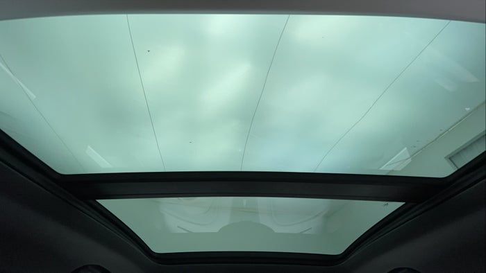 MASERATI LEVANTE-Interior Sunroof/Moonroof