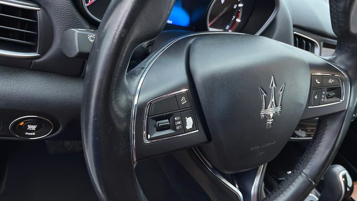 MASERATI LEVANTE-Steering Wheel Trim Scratch