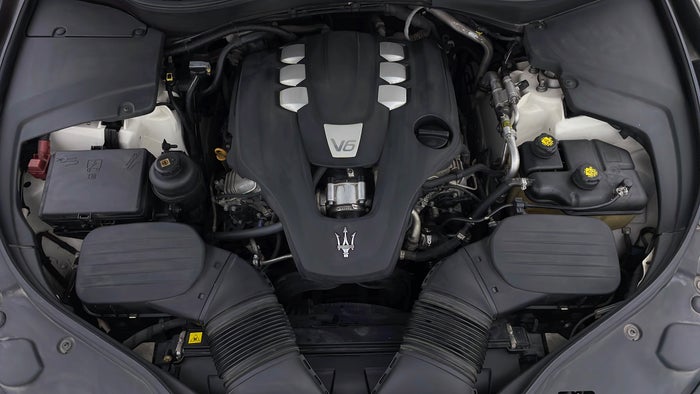 MASERATI LEVANTE-Engine Bonet View