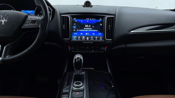 MASERATI LEVANTE-Center Console