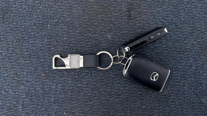 MAZDA CX 5-Key Close-up