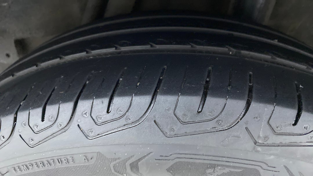Left Rear Tyre Tread