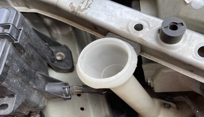 2013 Toyota Etios G, Petrol, Manual, 43,586 km, Front windshield - Wiper bottle cap missing