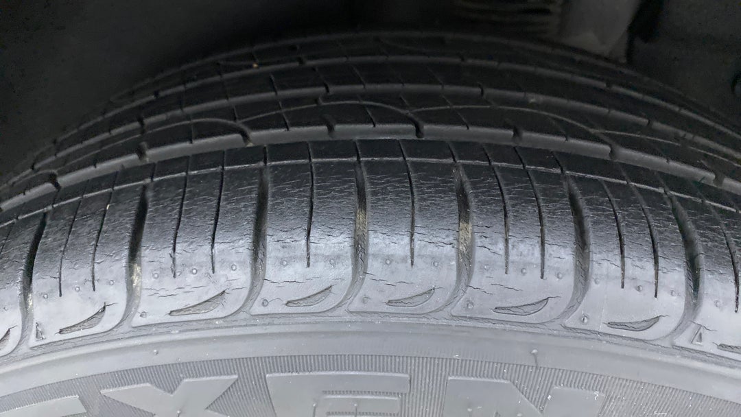 Left Front Tyre Tread