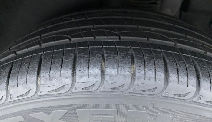 2016 Hyundai Tucson 2WD AT GL PETROL , Petrol, Automatic, 21,218 km, Left Front Tyre Tread