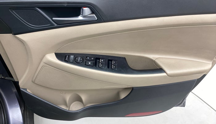 2016 Hyundai Tucson 2WD AT GL PETROL , Petrol, Automatic, 20,744 km, Driver Side Door Panels Control