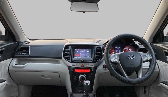 2022 Mahindra XUV300 W8 1.2 PETROL, Petrol, Manual, 5,525 km, Dashboard