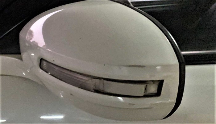 2014 Maruti Swift VXI, Petrol, Manual, 93,013 km, Left rear-view mirror - Indicator light has minor damage