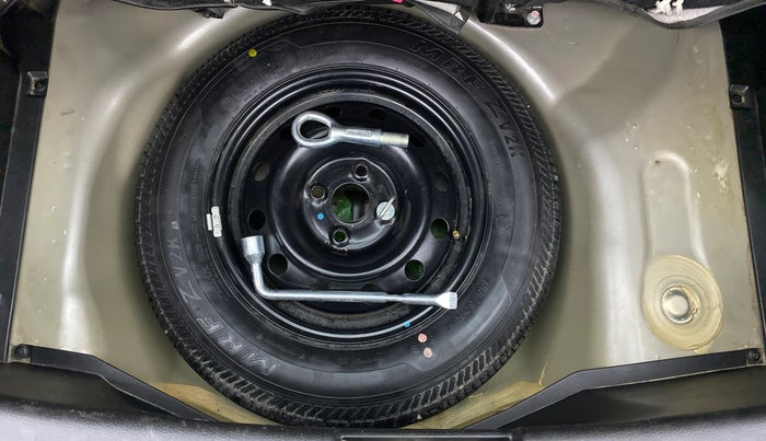 2016 Maruti Swift VXI, Petrol, Manual, 50,713 km, Spare Tyre