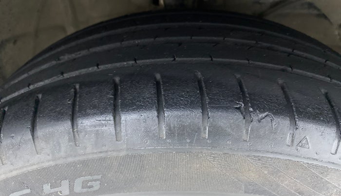 2019 Toyota Glanza V, Petrol, Manual, 48,527 km, Right Front Tyre Tread